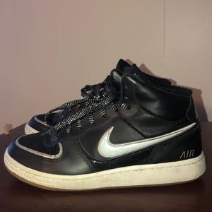 NIKE women’s high top sneakers